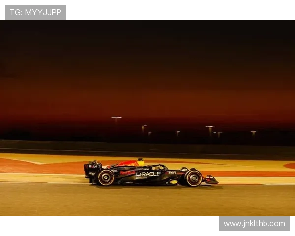 维斯塔潘再度称王F1赛场梅赛德斯法拉利酝酿重大技术革新